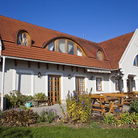 Koczor Winery & Guesthouse 블로톤퓌레드 외부 사진